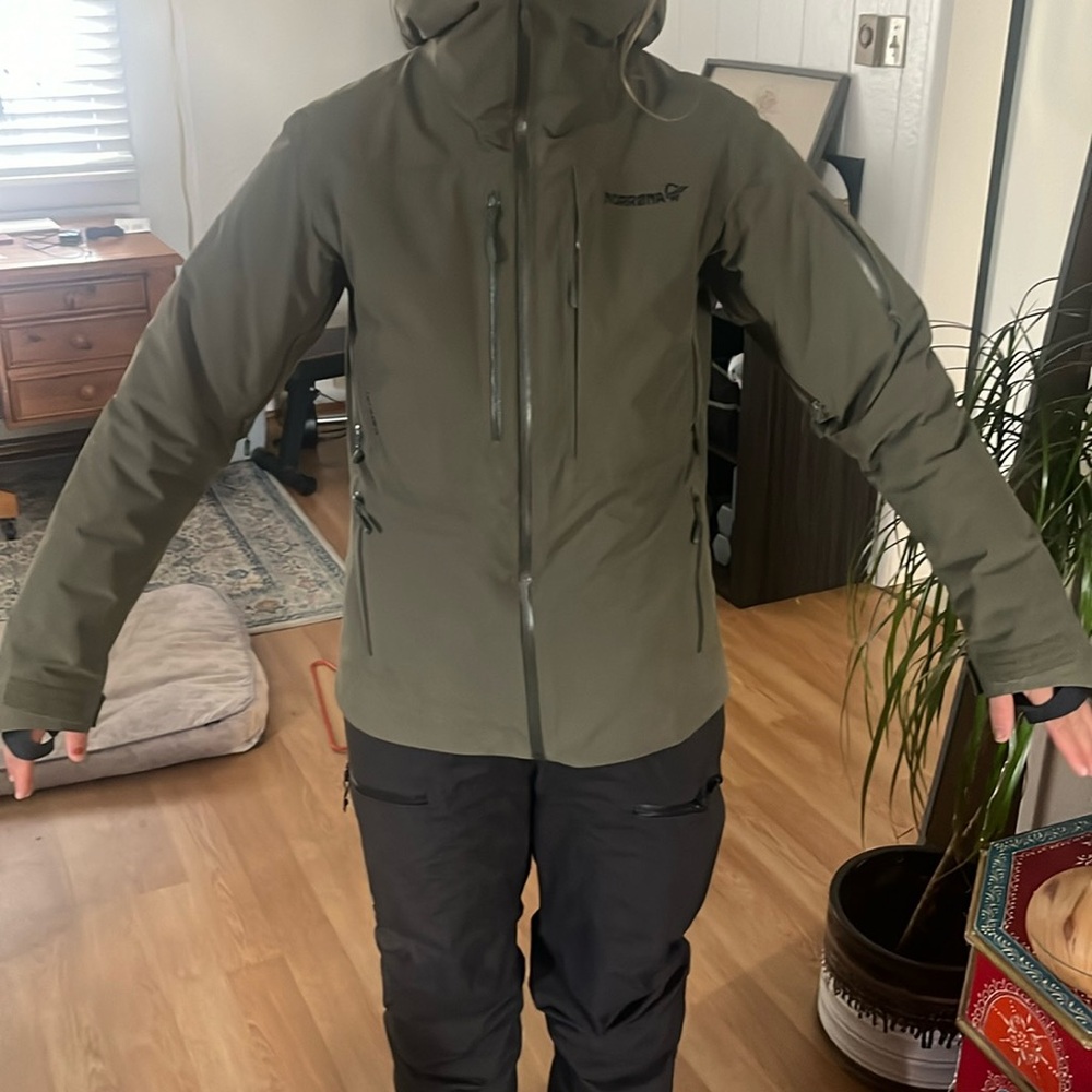 Norrona green gore-Tex   insulated ski jacket